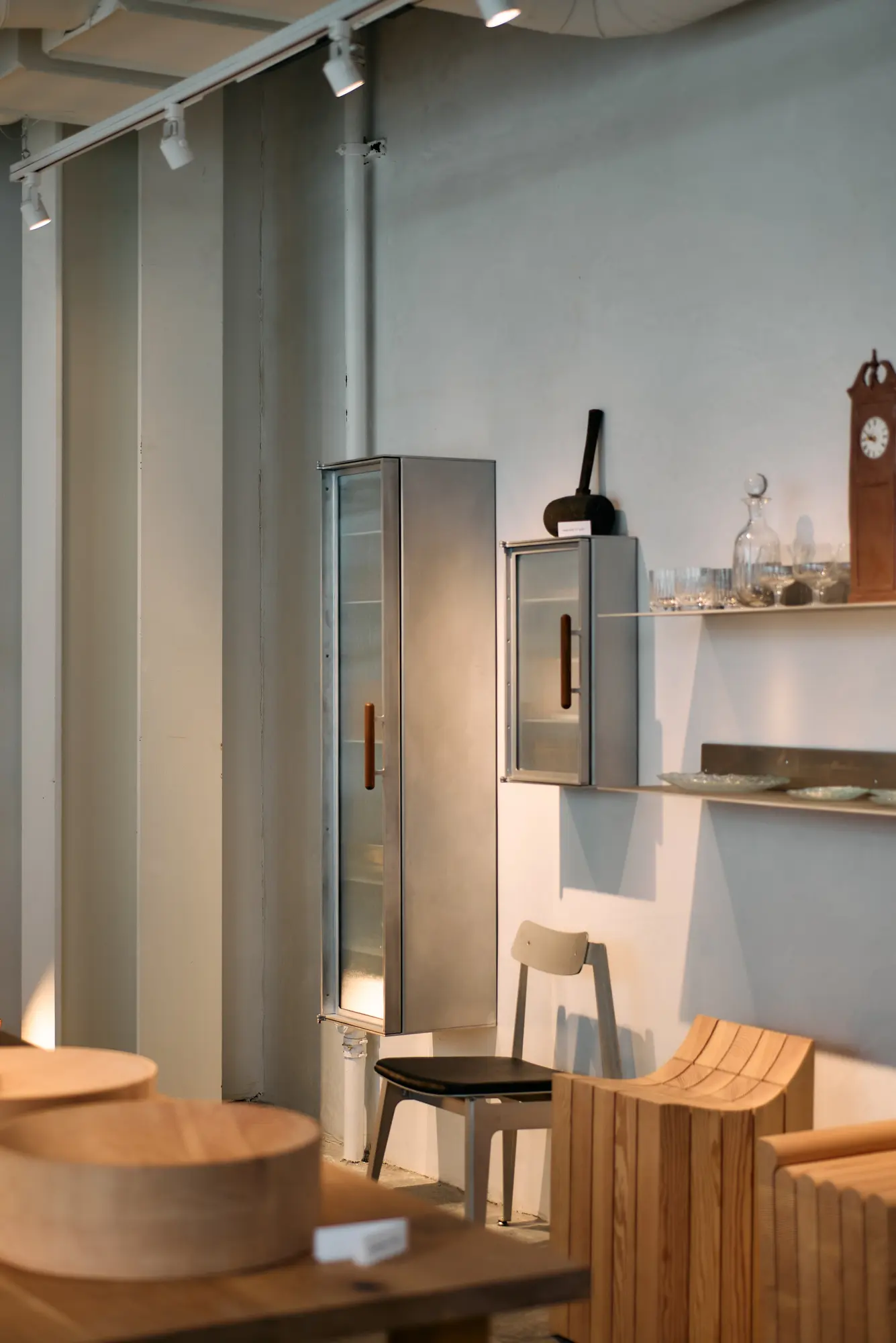 Wooden furniture and objects in the Klein home store at Signal